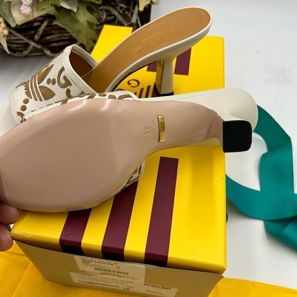 Women’s Gucci X Adidas, slide leather sandals, size 38, made in  Italy - Picture 7 of 8